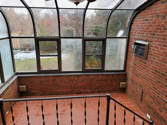 Photo - 2704 13th St S (Arlington, VA) Apartment
