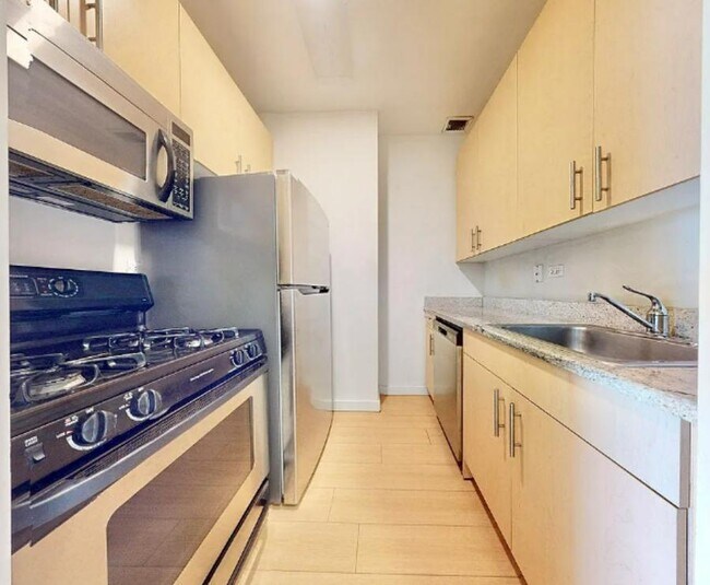 Photo - Washington Street Apartment