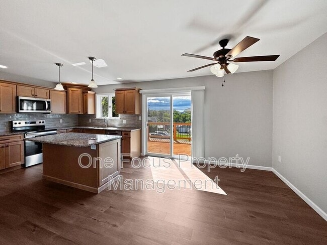 Foto del edificio - 556 Becker St
