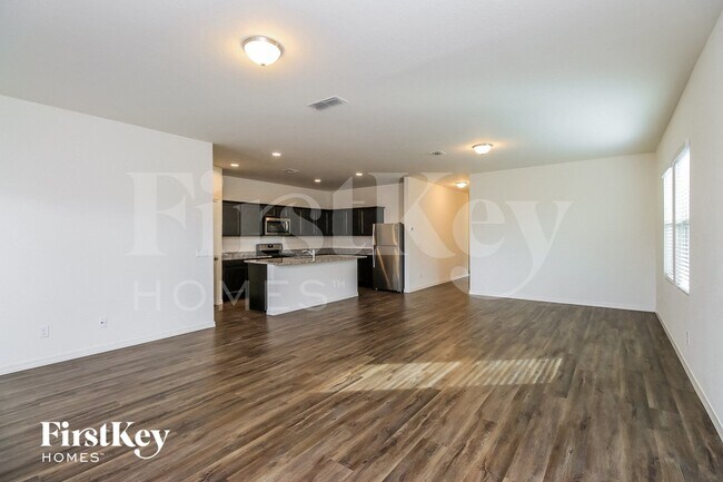 Foto del edificio - 370 W Powell Dr