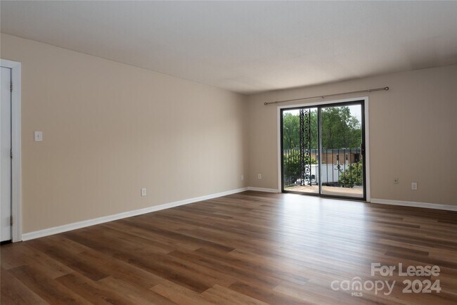 Building Photo - 4736 Hedgemore Dr