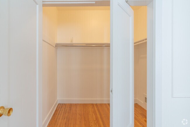 Closet - 940 Hayes