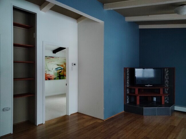 Sala de estar - 1100 W 53rd Ave