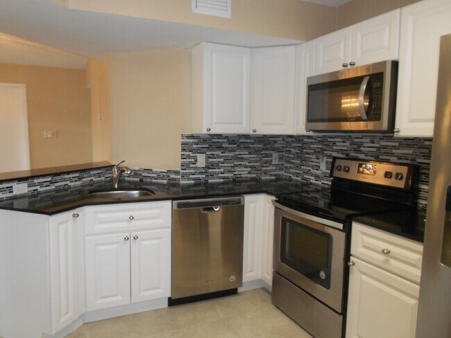 Foto del edificio - 8977 Wiles Rd