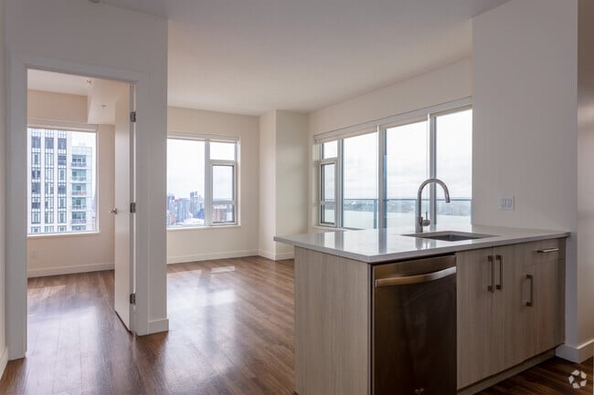 2BD, 1BA - 895SF - Versus
