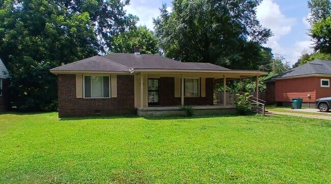 Foto del edificio - Spacious 3 Bedroom 2 Bath - $99 Move In Special