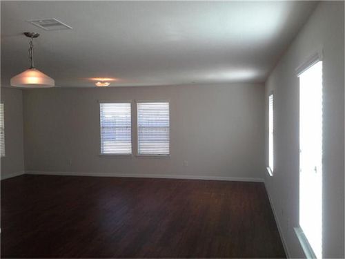 Foto del edificio - 6002 Sugar Field Ln