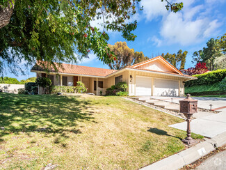 Building Photo - 4 Peacock Ln