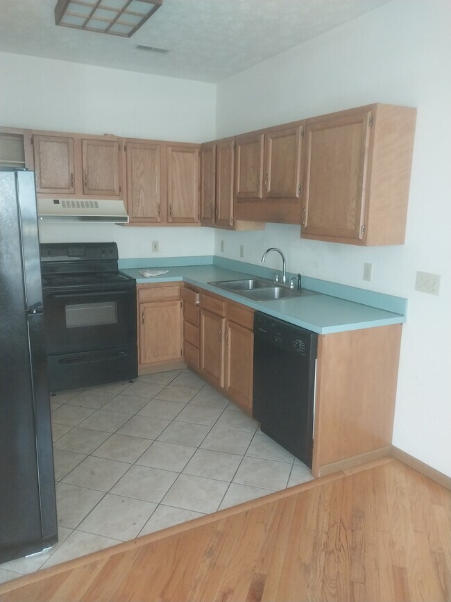 Foto del edificio - 246 Henson Ave