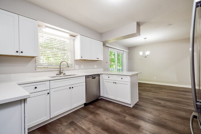 Building Photo - 6022 Belle Meade Ct