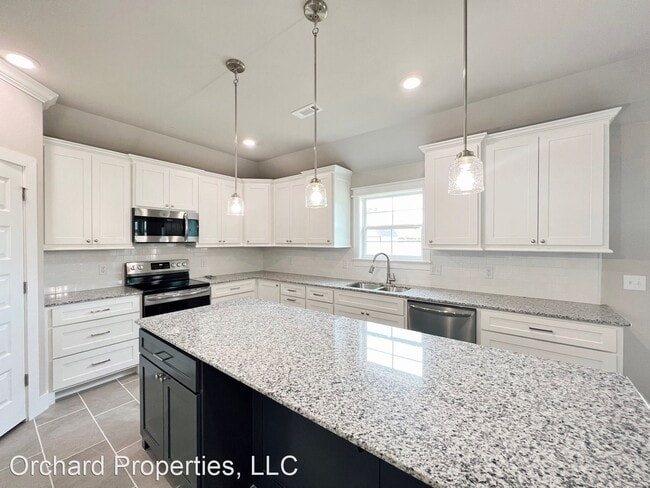Building Photo - 3 br, 2 bath House - 941 Madden St.