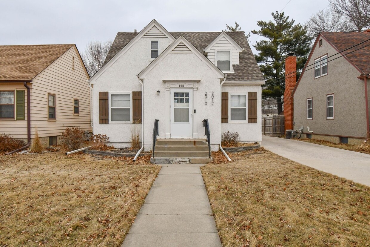 Primary Photo - 2010 W 22nd St
