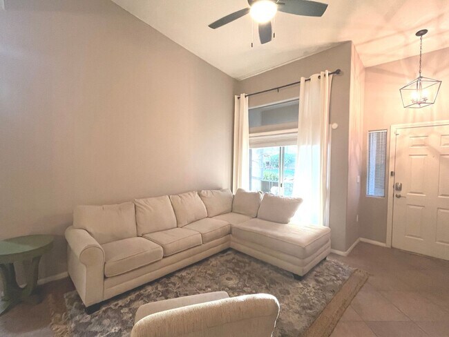 Foto del edificio - Spectacular furnished, 1st floor, 3 bedroom, 2 bath condo located in gated community of Sunset Cl...