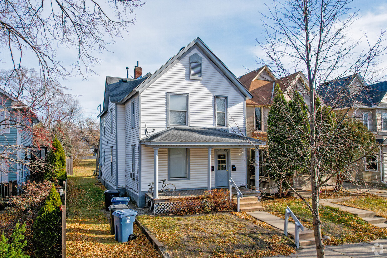 Building Photo - 1907 3rd St NE