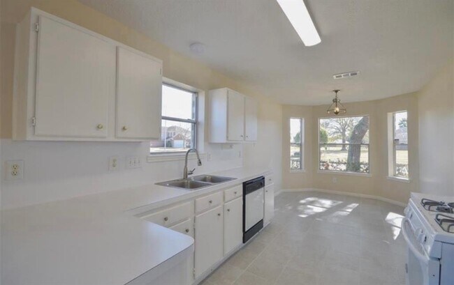 Foto del edificio - 4863 Drew Forest Ln