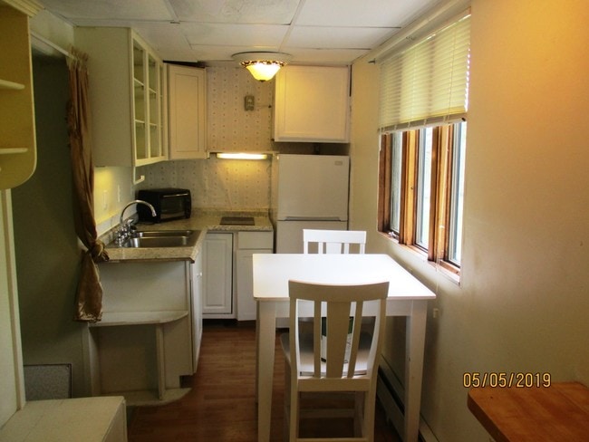 Kitchen - 147 Fairfield Ave
