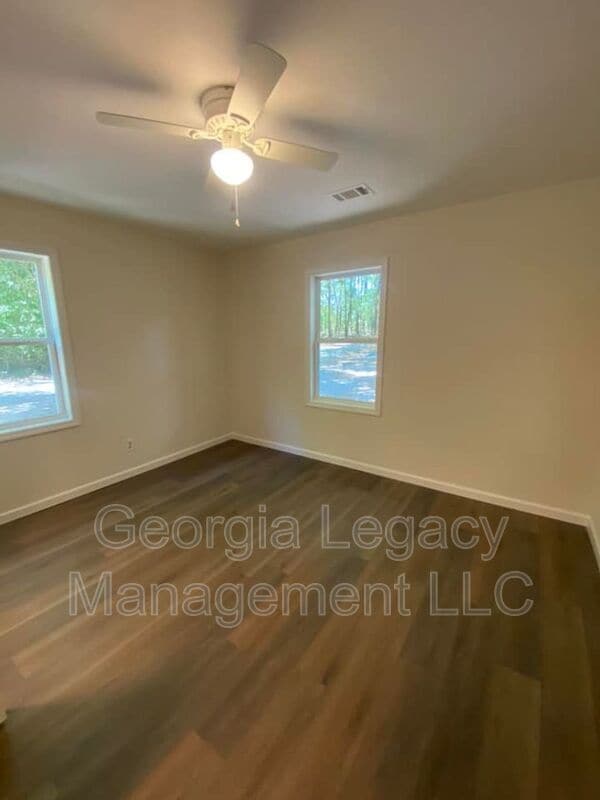 Building Photo - 140 Henry Meyer Rd