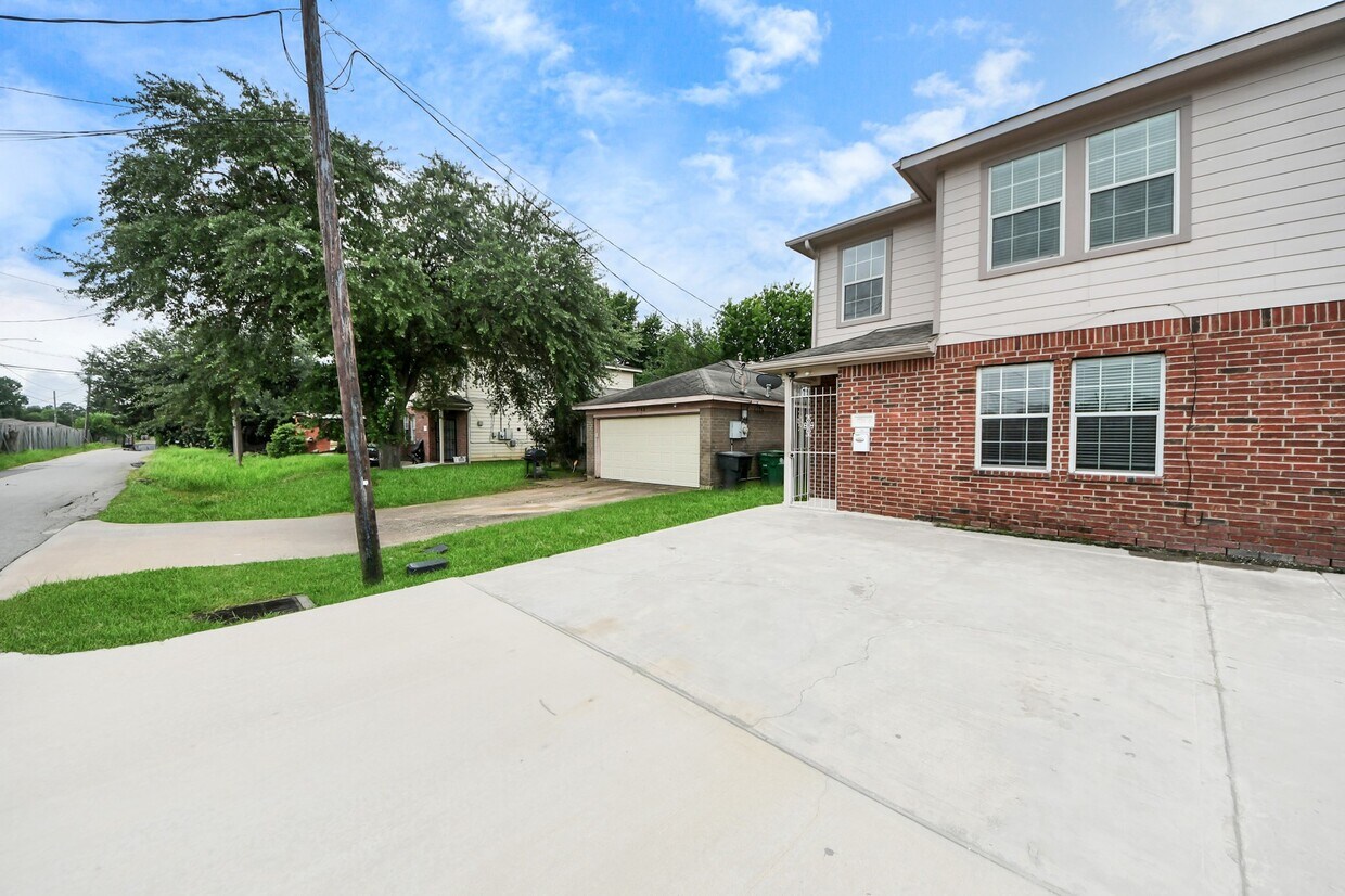 Primary Photo - 3738 Lehall St