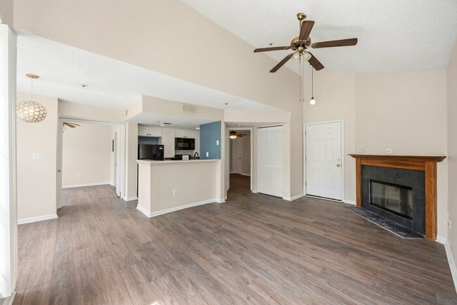 Building Photo - 14053 Vista Dr