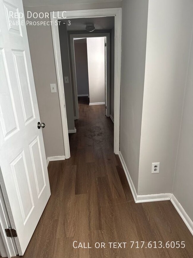 Building Photo - Recently remodeled 2 bedroom in York!!