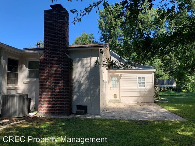 Foto del edificio - 1 br, 1 bath House - 332- B Howle Avenue