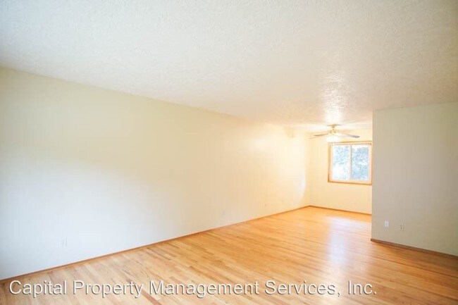 Foto del edificio - 3803-3821 SE 35th Pl