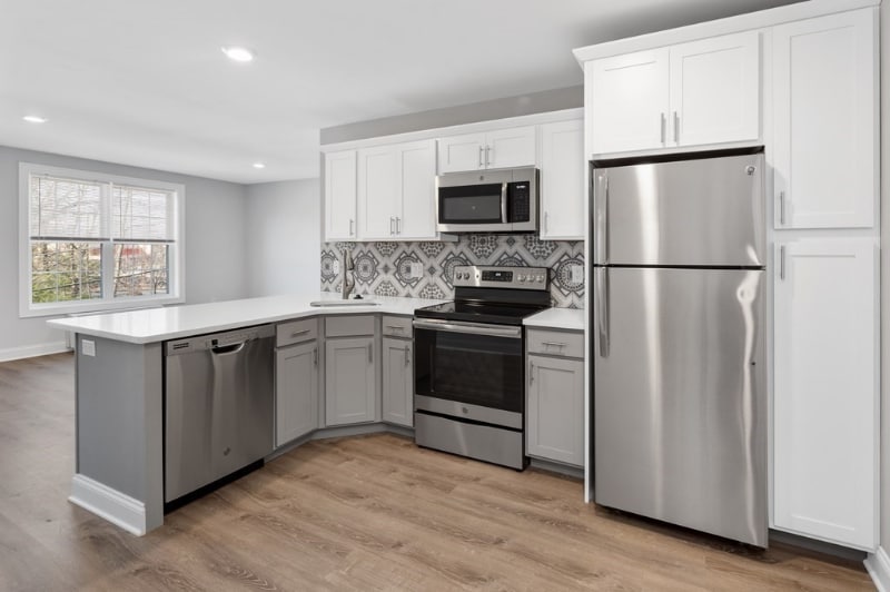 101 California Ave Unit 302, Quincy, MA 02169 Room for Rent in Quincy