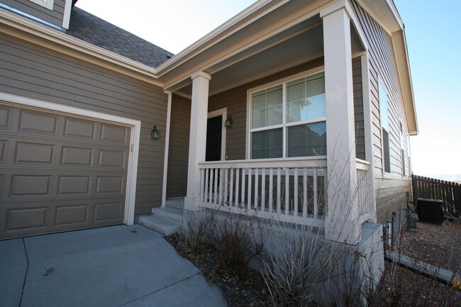Building Photo - True one-level living home near trails and...