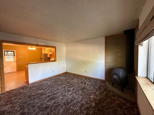 Foto del edificio - 3 bedroom 1.5 bathroom townhouse for rent ...