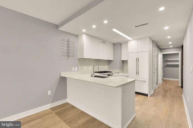 Foto del edificio - 37 L St SE