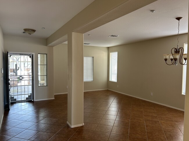 Building Photo - 41437 N Bent Creek Way
