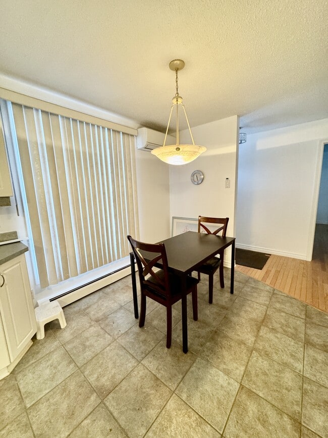 Building Photo - 412 Rue Murphy