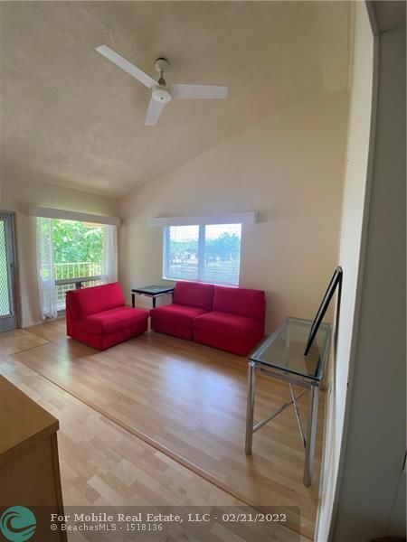 Foto del edificio - 2624 NE 30th Pl