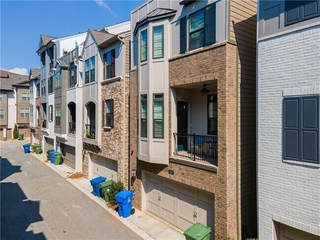 Foto del edificio - 619 Broadview Terrace NE