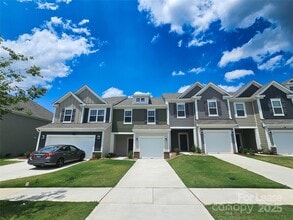 Building Photo - 2744 Yeager Dr NW