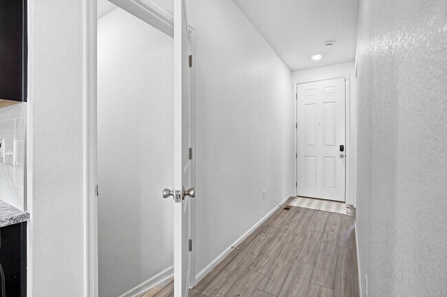 Foto del edificio - Modern Home in Brighton!