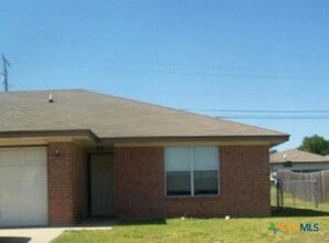 Building Photo - 2207 Wright Way