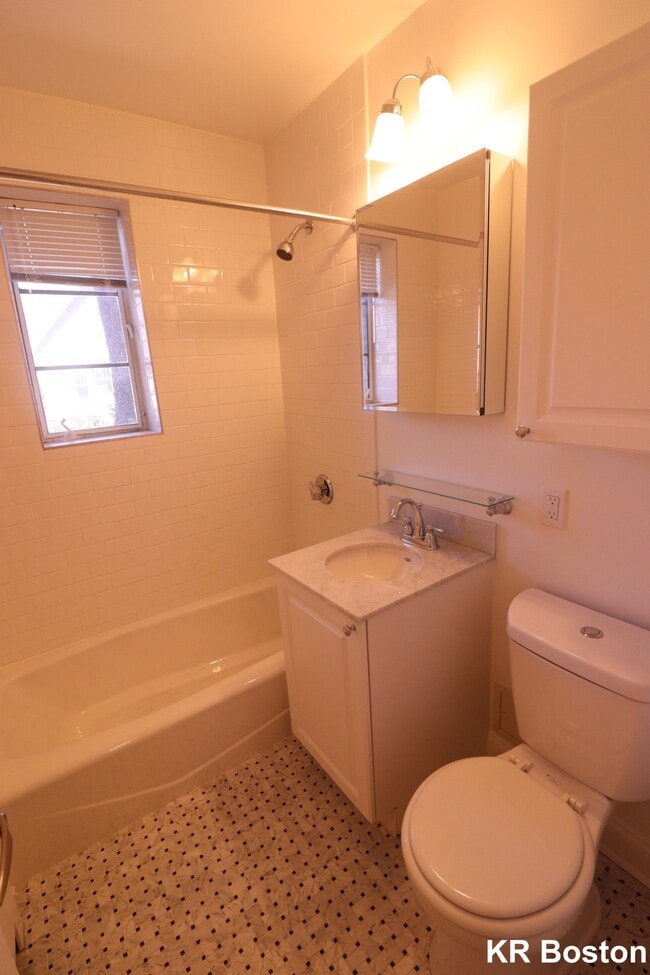 Building Photo - 103 Francis St