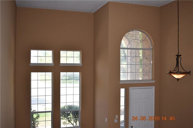 Building Photo - 2937 Willowdale Ct