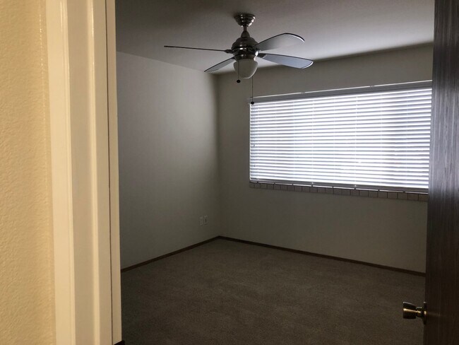 Foto del edificio - 1101 Civic Center Dr