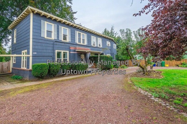 Building Photo - 3024 SE Tacoma St
