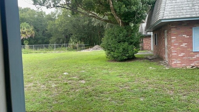 Building Photo - 7290 Daniel Webster Dr