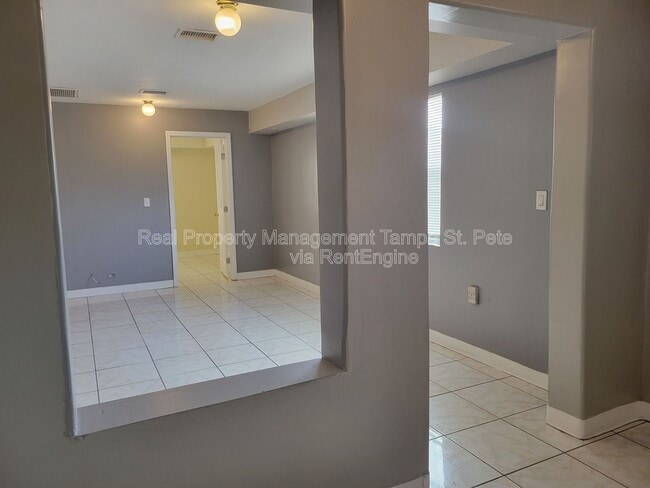 Foto del edificio - 4519 N Habana Ave