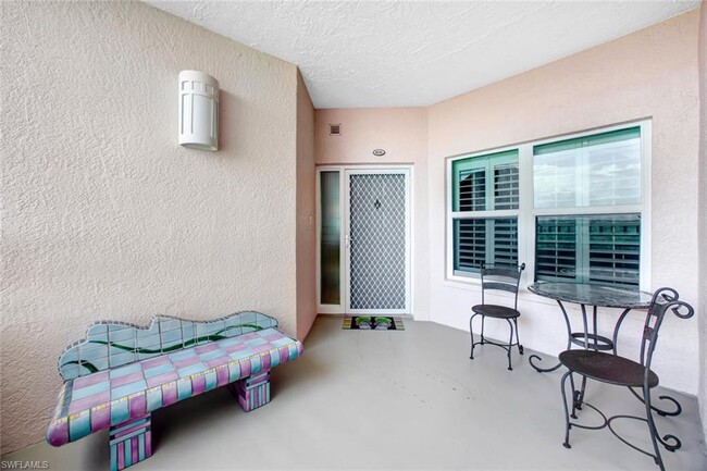 Building Photo - 260 Barefoot Beach Blvd