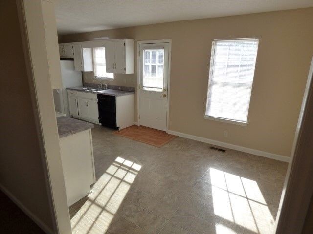 Building Photo - Affordable 3BR Home with Huge Fenced in Yard