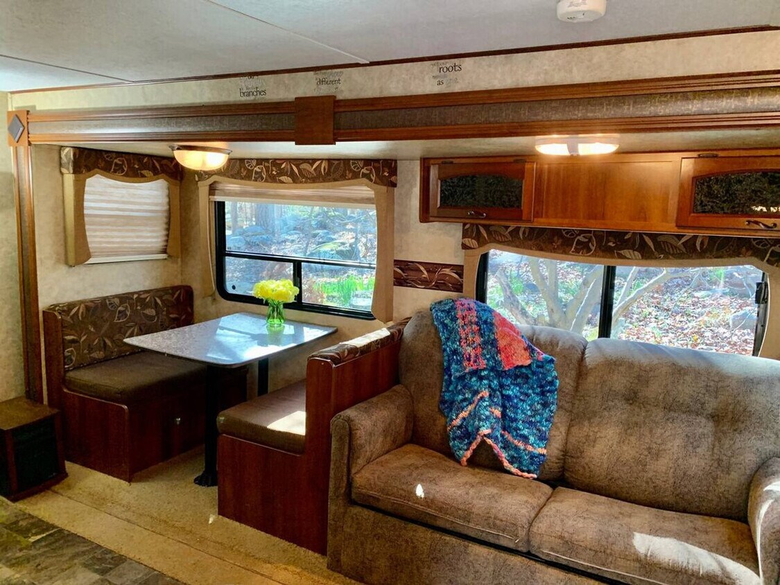 Foto principal - 615 Tall Oaks Rd