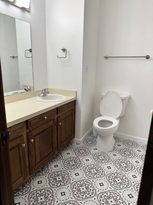 2435 Crestline Dr, Lawrence, KS 66047 Townhome Rentals in Lawrence KS