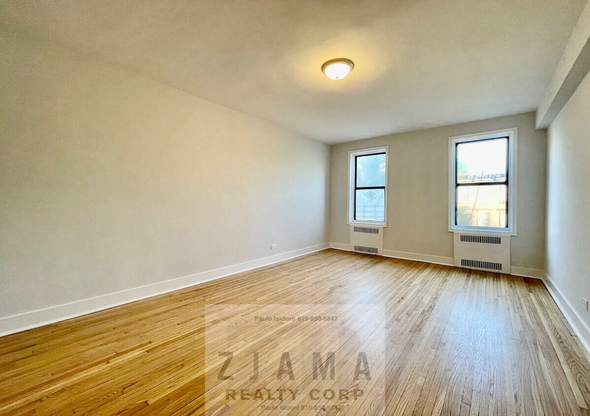 Primary Photo - 715 St Marks Ave
