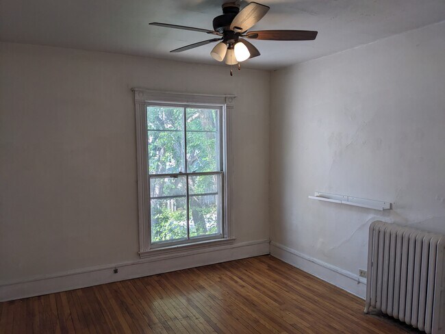 Building Photo - 2317 Harriet Avenue