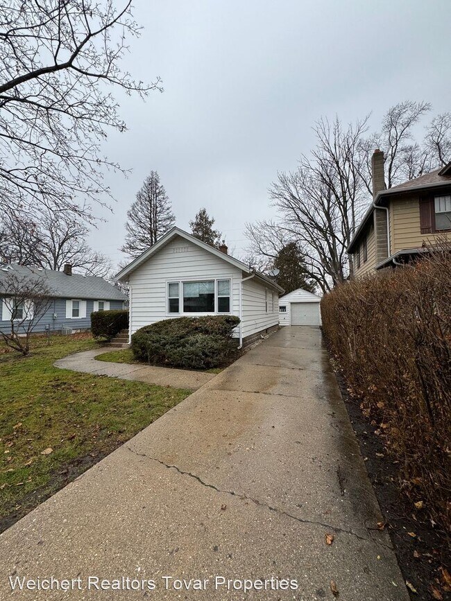 Building Photo - 2 br, 1 bath House - 124 Grand Blvd